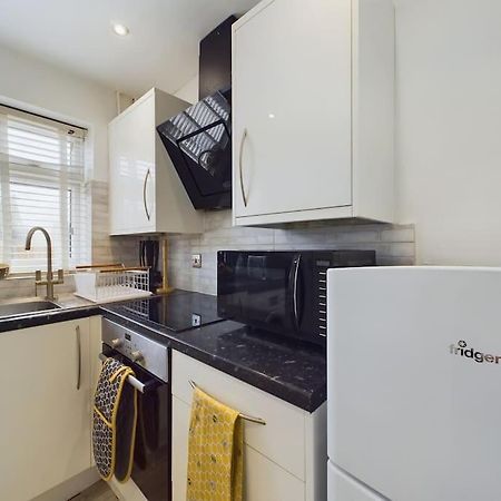 Fabulous Quiet Chelmsford Apartment - Free Parking Bagian luar foto