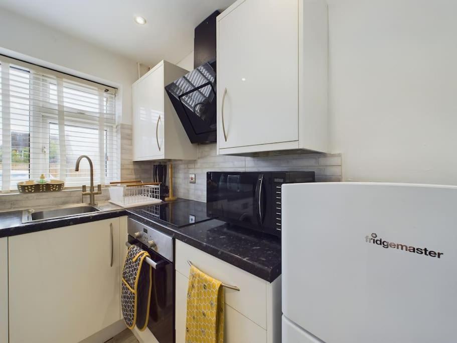 Fabulous Quiet Chelmsford Apartment - Free Parking Bagian luar foto