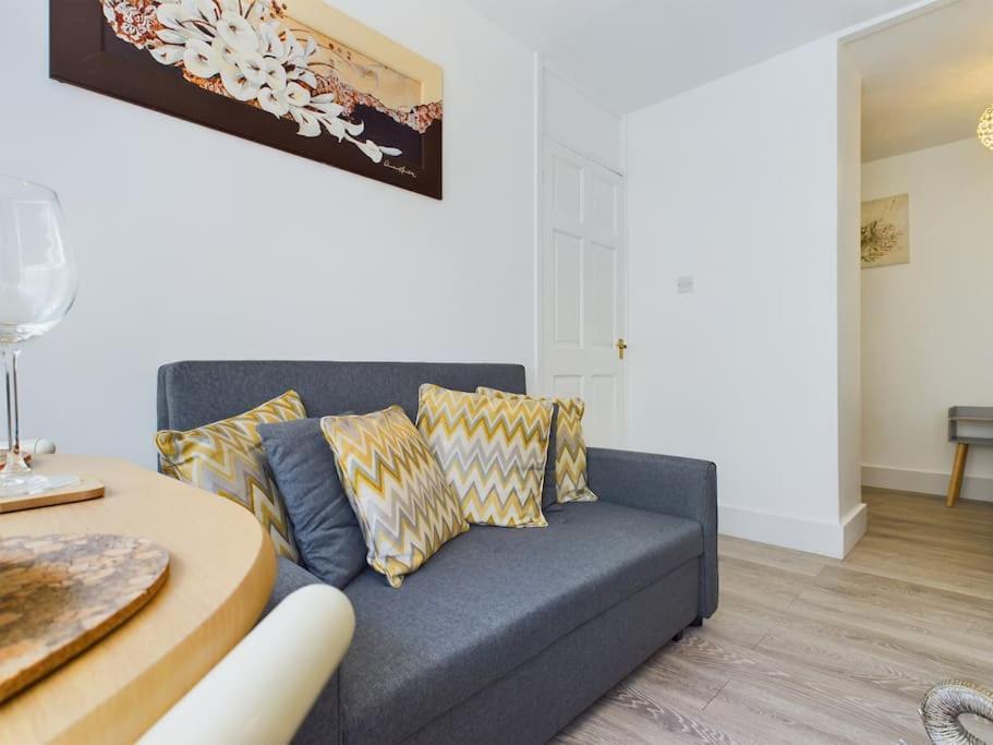 Fabulous Quiet Chelmsford Apartment - Free Parking Bagian luar foto